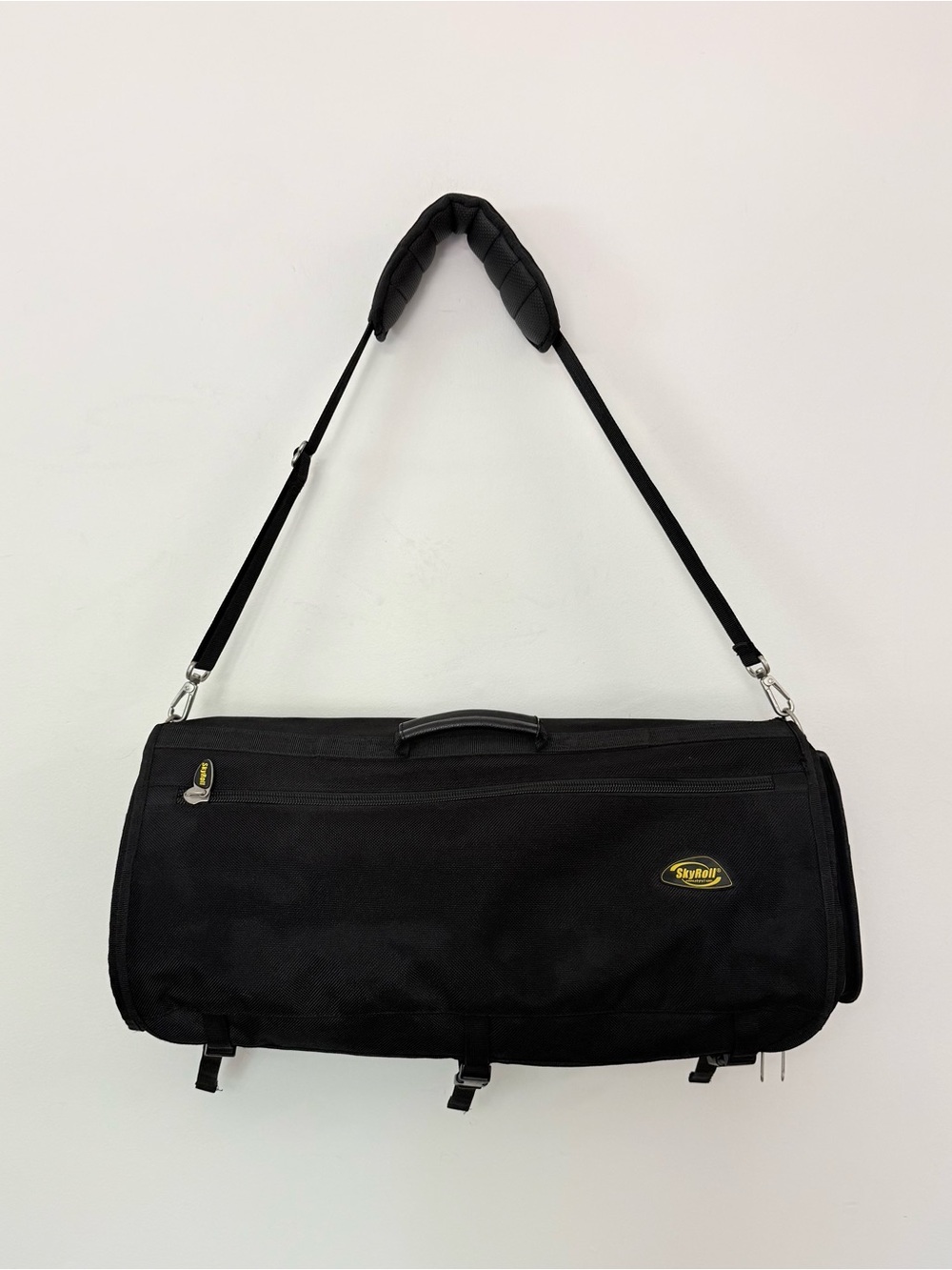 SkyRoll Roll Up Garment Bag Carry On Travel Luggage Black Shoulder Strap 23”